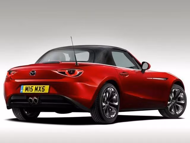 Chưa có thông tin chính xác về động cơ, tuy nhiên đại diện của Mazda hứa hẹn đây là mẫu xe mạnh mẽ, có khả năng tăng tốc tốt. Trọng lượng xe nhẹ hơn so với phiên bản MX-5 cũ khoảng gần 100 kg, thiết kế gầm thấp giúp xe đạt tốc độ cao trên đường trường.