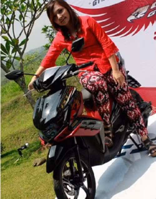 Phiên bản đặc biệt của mẫu xe tay ga Yamaha GT125 được lấy cảm hứng từ hình tượng chú chim Garuda, đặc trưng của Indonesia. Chính vì vậy, phần đầu xe được trang trí với hình tượng chú chim huyền thoại Garuda, biểu tượng cho sức mạnh và tốc độ.