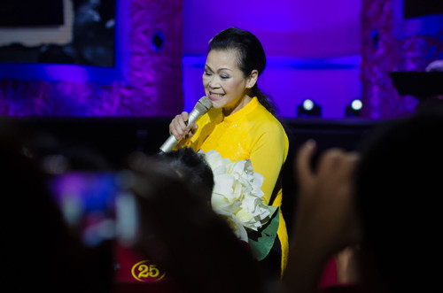 Khánh Ly hạnh phúc trong sự chào đón của khán giả Hà Nội