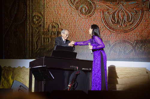 Nhạc sỹ Nguyễn Ánh 9 xúc động khi tái ngộ người bạn cũ