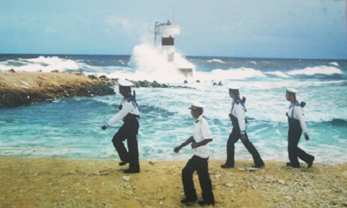 Lực lượng Hải quân Việt Nam tuần tra, canh giữ biển đảo quê hương.