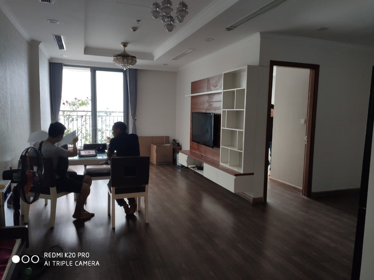 Cai tao lai can ho ngap tran anh sang, phong tam chill het muc