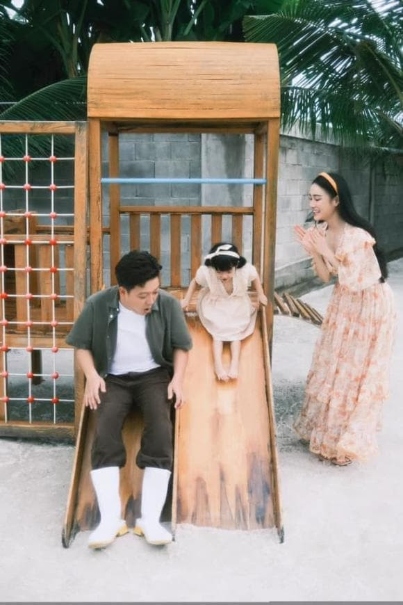 Truong Giang cung chieu, nhung rat nghiem khac bao ve con gai tren mang-Hinh-7