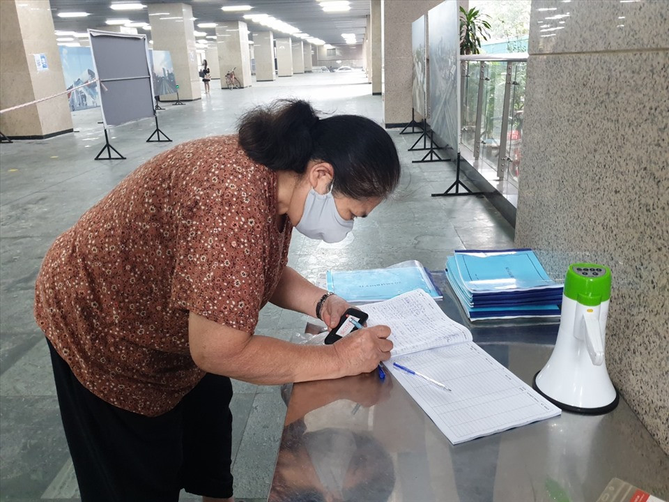 Ngay dau tien duong sat Cat Linh - Ha Dong chinh thuc thu phi-Hinh-4