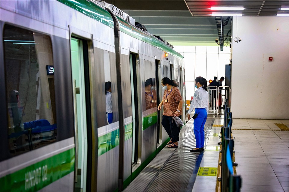 Ngay dau tien duong sat Cat Linh - Ha Dong chinh thuc thu phi-Hinh-7