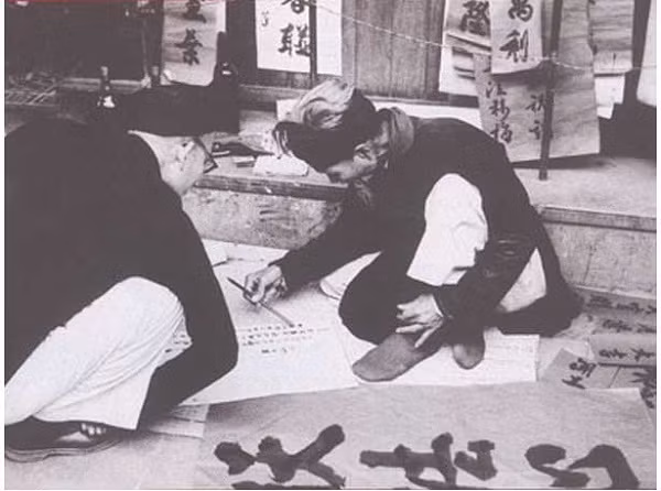 Ở Hà Nội xưa, Hàng Bồ được biết đến là con phố có nhiều ông đồ hoạt động vào ngày Tết.