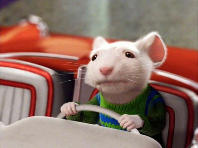 Sau Mickey và Jerry, chú chuột hoạt họa tiếp theo khuấy đảo thế giới là Stuart Little. Hình tượng chú chuột này có nguồn gốc từ một tác phẩm văn học cùng tên dành cho thiếu nhi: Tập truyện Stuart Little xuất bản năm 1945 của E. B. White.