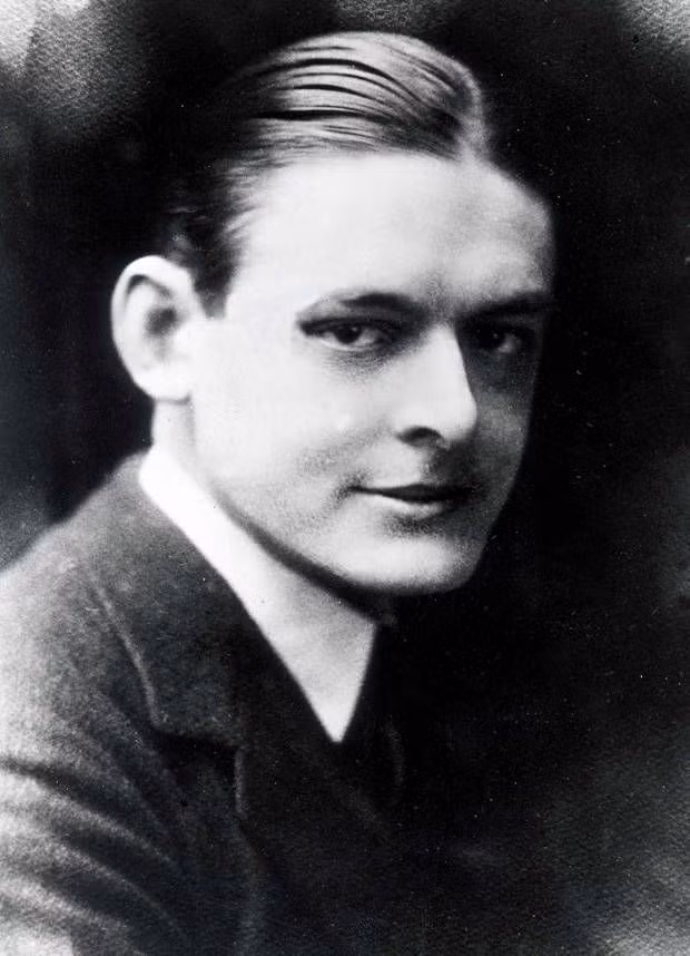 Thomas Stearns Eliot (Mậu Tý, 1888 – 1965) là nhà thơ, nhà viết kịch, nhà phê bình văn học người Anh. Ông là nhà cách tân ngôn ngữ thơ và thi pháp, đấu tranh cho "thơ tự do", thoát khỏi khuôn sáo của thơ cũ. Được coi là nhà thơ lớn nhất nước Anh thế kỷ 20, Eliot có ảnh hưởng lớn đến văn học phương Tây hiện đại. Ông đoạt giải Nobel văn học 1948.