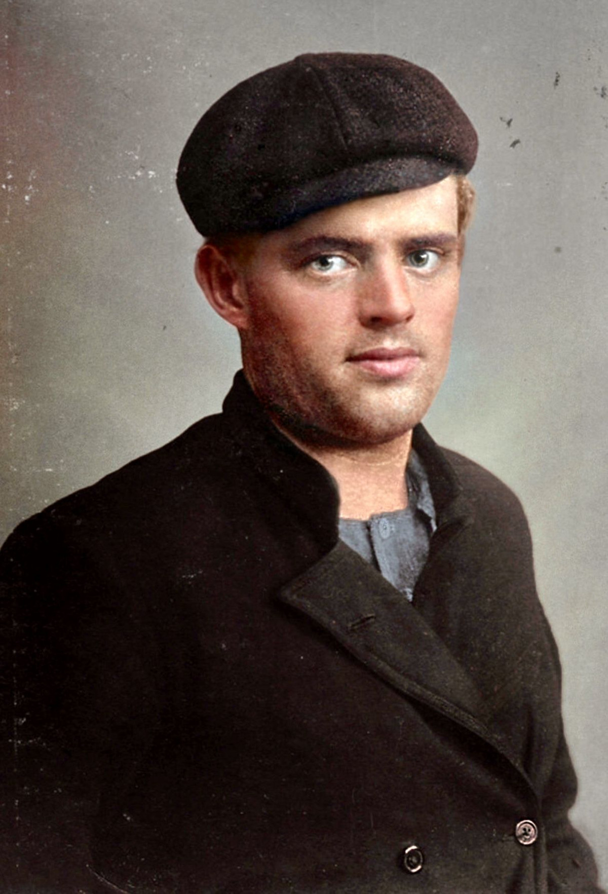 Jack London (Bính Tý, 1876 -1916) là nhà văn nổi tiếng người Mỹ, tác giả Tiếng gọi nơi hoang dã, Gót sắt, Martin Eden, Tình yêu cuộc sống... Ông là một người tiên phong của thể loại tạp chí thương mại đang thịnh hành lúc bấy giờ, ông là một trong những người Mỹ đầu tiên thành công về mặt tài chính từ nghề viết văn.