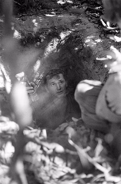 Lính chuột phải là người có thể hình nhỏ để chui lọt hầm. Những phù hợp làm lính chuột trong quân đội Mỹ không nhiều nên họ cũng phối hợp với binh lính các nước đồng minh như Thái Lan, Philippines và cả quân đội Sài Gòn.