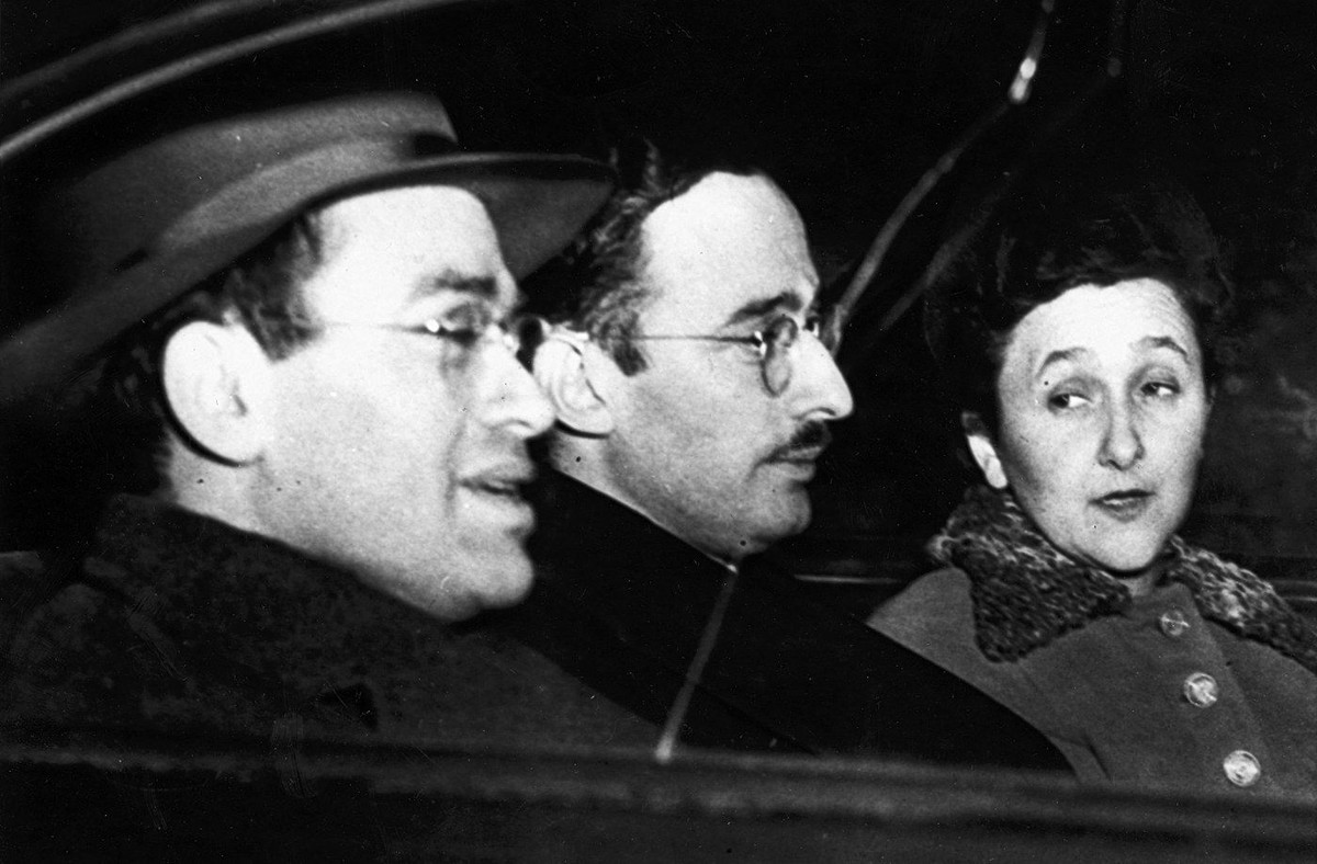 Nhiều thông tin tuyệt mật về radar, sonar, động cơ đẩy phản lực và thiết kế vũ khí hạt nhân tối mật của Mỹ đã được vợ chồng Rosenberg cung cấp cho Liên Xô. Tại thời điểm đó, Mỹ là quốc gia duy nhất trên thế giới có vũ khí hạt nhân.