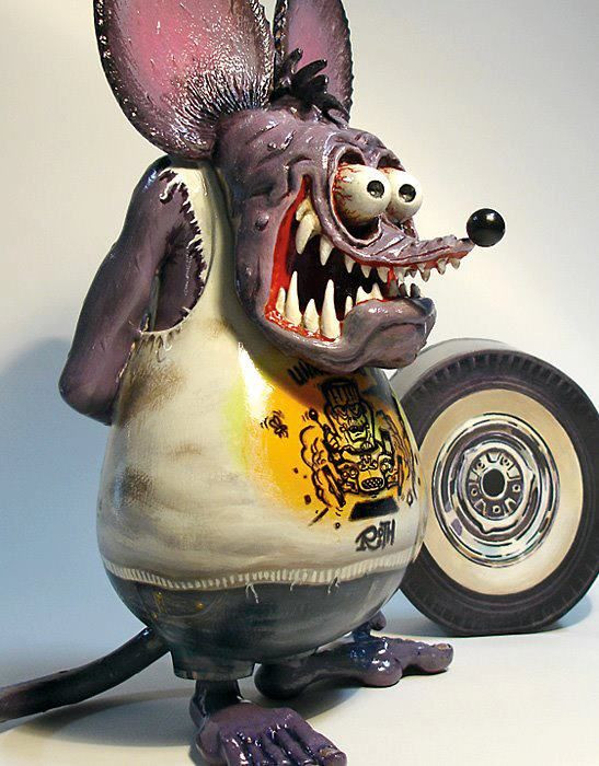 Rất ham mê sắc dục, chuột tinh thường biển hình thành những đàn ông quyến rũ rồi lẻn vào những nhà có chồng đi vắng để vụng trộm với phụ nữ.