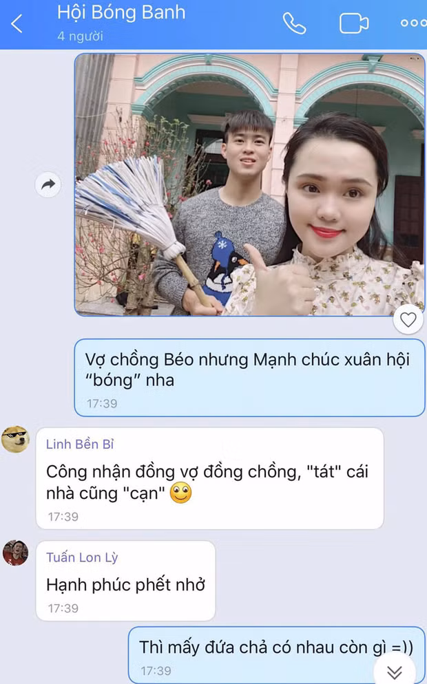 Vo chong tuoi Ty Duy Manh va Quynh Anh chuan bi li xi mung nam moi
