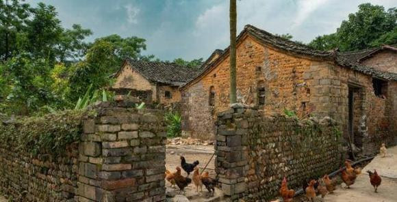 “Truoc cua co tam hong, con chau doi doi ban han”: Ba hong la gi?-Hinh-7