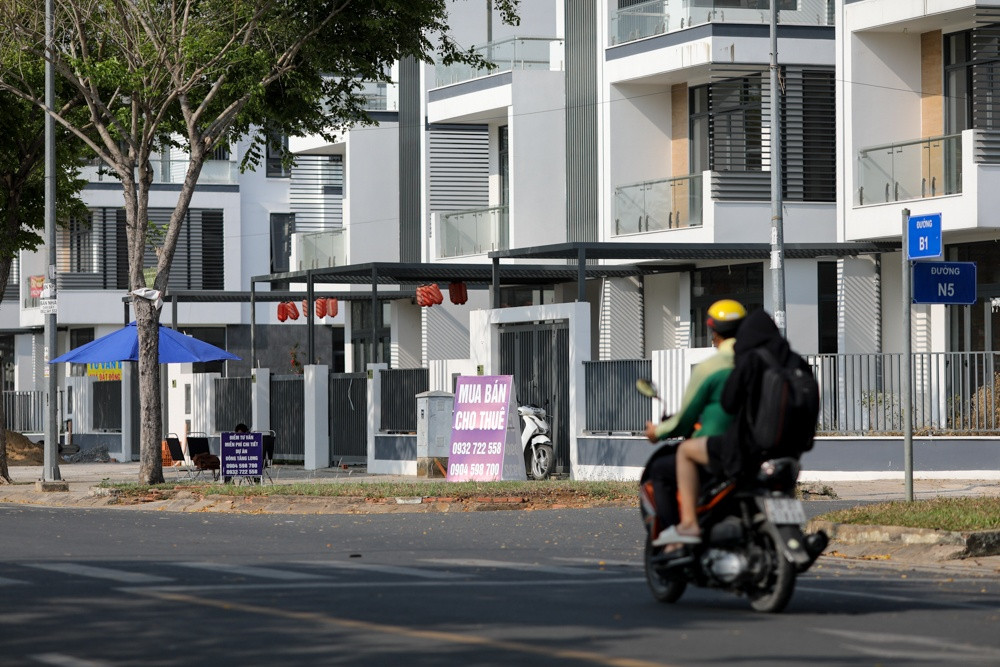 Tuy nhiên, sau gần 20 năm, dự án từng được kỳ vọng sẽ là một khu đô thị hiện đại ở khu vực phía đông thành phố này vẫn trong tình trạng hoang vắng.