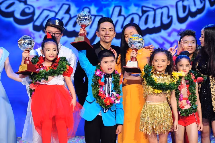 Minh Khang và Yến Nhi giành giải bạc của chương trình. (Ảnh: Lý Võ Phú Hưng)