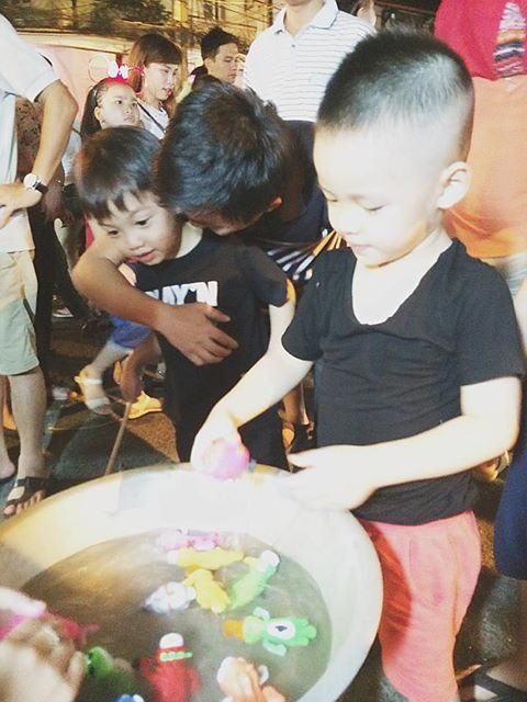 Tuy nhiên về phía Hồ Ngọc Hà cô tỏ ra thờ ơ trước tình cảm của Cường đô la. Thậm chí, cô tức giận khi chàng doanh nhân đưa hình con trai Subeo lên facebook.