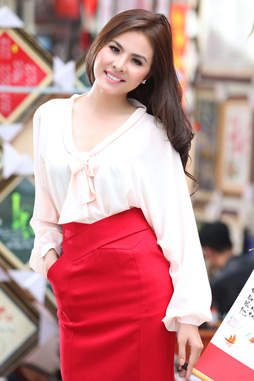 Lột trần những mảng tối của showbiz, Scandal khiến nhiều người phải giật mình khi chứng kiến những âm mưu thâm độc, sự ganh ghét, đố kỵ. của giới nghệ sỹ. Thực tế ngoài đời, nữ diễn viên cũng thừa nhận: "Showbiz Việt bên ngoài còn ghê gớm hơn phim...".