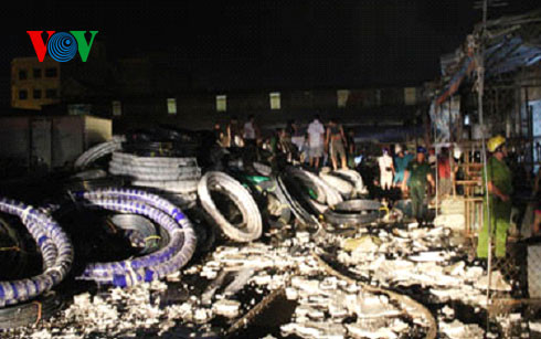 Kho hàng chủ yếu của các tiểu thương ở chợ Vinh nằm sát khu dân cư.