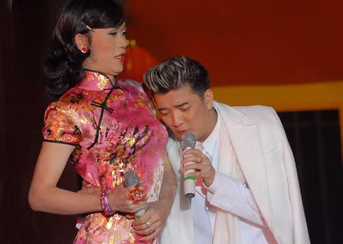 Sự xuất hiện của Hoài Linh khiến những tên tuổi được danh hài nâng đỡ như Đàm Vĩnh Hưng, Hoài Lâm, Dương Triệu Vũ, thậm chí cả những ca sĩ chưa ai biết tên.. trở thành những gương mặt thường xuyên xuất hiện trên sóng truyền hình.