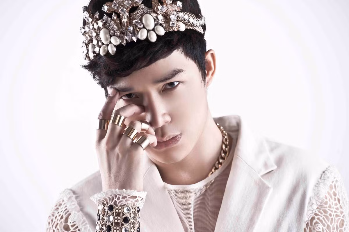 (Photo: Phạm Hoài Nam; Trang Phục: Number 5)