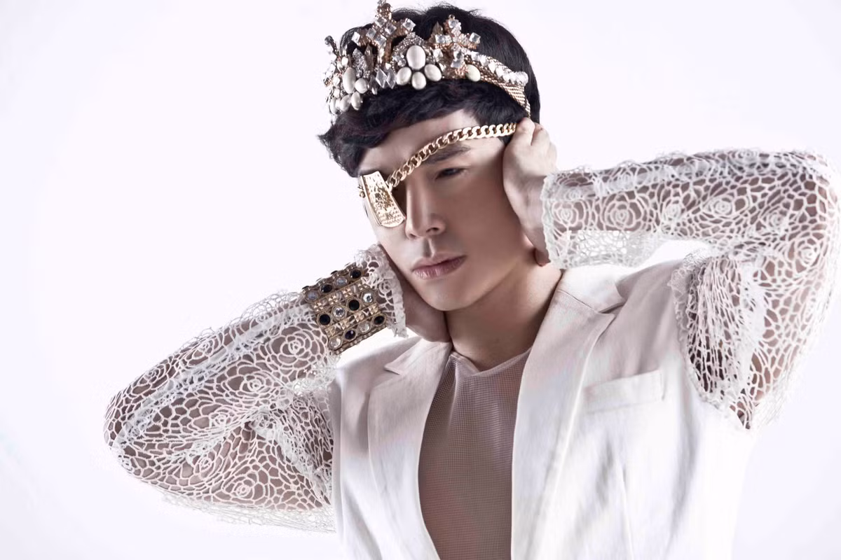 Trước đêm thi của mình, Nathan Lee đã bị ốm khá nặng và ngay đêm thi anh vẫn chưa khỏi bệnh mà còn sốt cao hơn. Thế nhưng do sự cố gắng, và bản tính cầu toàn, Nathan Lee không muốn để khán giả của mình thất vọng, anh đã rút kinh nghiệm từ những lần bị la mắng, luyện tập thêm hàng giờ đồng hồ để có được màn trình diễn giàu cảm xúc.