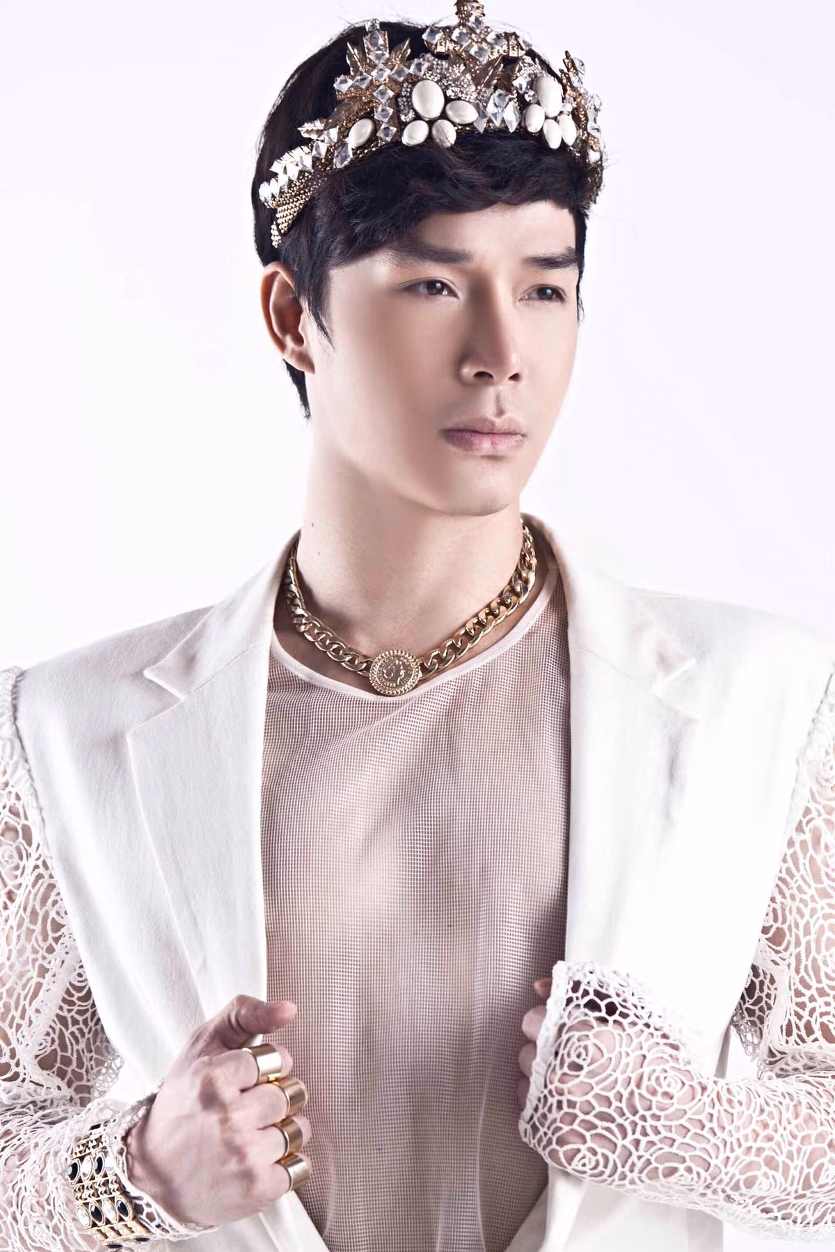 "Mình đã cố gắng cho đêm đầu tiên, thì đêm thi thứ hai mình cũng phải làm hết sức để có thể tiến xa hơn nữa. Tất cả các thí sinh đều rất mạnh về chuyên môn, tôi còn phải học hỏi ở họ nhiều” - Nathan Lee chia sẻ.