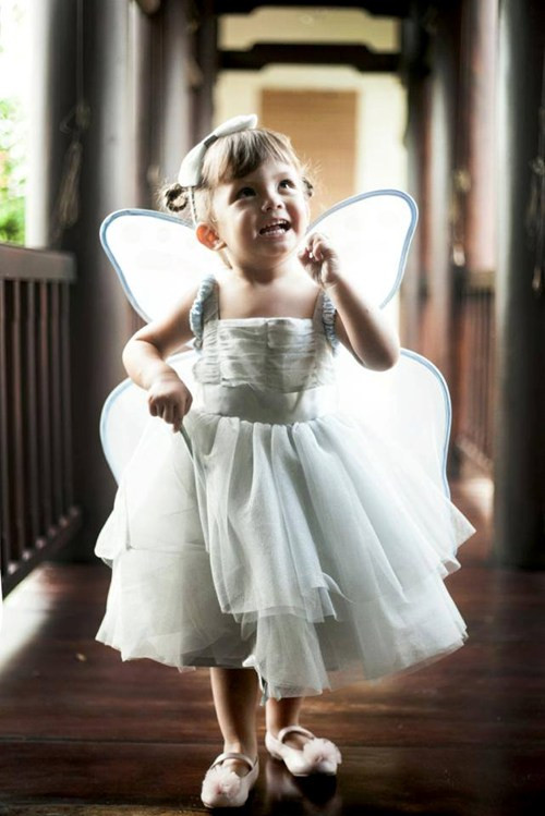 Ngay lập tức hình ảnh xinh như thiên thần của cặp song sinh đã gây sốt trên cộng đồng mạng.