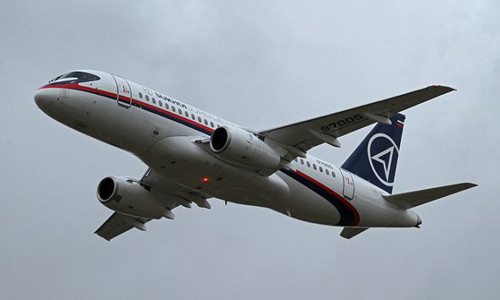 Máy bay chở khách tầm trung hiện đại Sukhoi Super Jet.