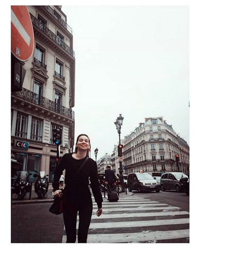 Với từ "Anh" này nhiều người tin rằng đó chính là London nhưng cũng có fan đoán rằng nhân vật quan trọng đó không phải ai khác mà chính là Cường đô-la.