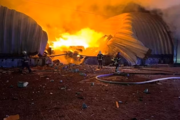 Nga tăng cường pháo kích, không kích, nhiều cứ điểm Ukraine bị phá hủy Nga tang cuong phao kich, khong kich, nhieu cu diem Ukraine bi pha huy