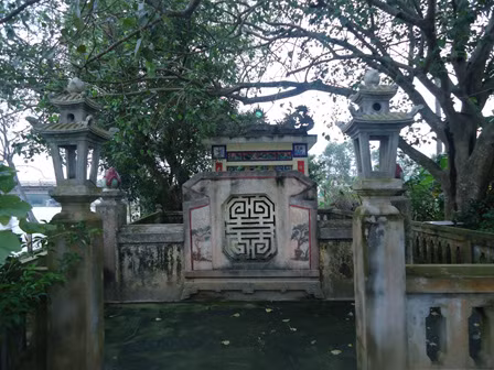 Toàn cảnh ngôi miếu thờ “bà đá”.