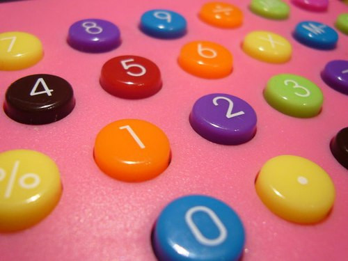 Số 1: Đây là năm hành động. Các hạt giống bạn gieo trồng trong lúc này sẽ được gặt hái sau này. Những người khác có thể cho rằng bạn ít hòa đồng vì bạn đang bận rộn hơn bao giờ hết và bạn tập trung vào các hoạt động và nhu cầu của bạn. Tuy nhiên, bạn luôn hướng ngoại và tính sáng tạo của bạn mạnh hơn bao giờ hết. Lời khuyên cho bạn là hãy bắt tay vào công việc và thể hiện tính độc lập của mình, bạn sẽ nhận được những kết quả rất khả quan.