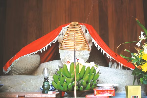 Bức tượng xà thần vừa được công nhận là bảo vật quốc gia.