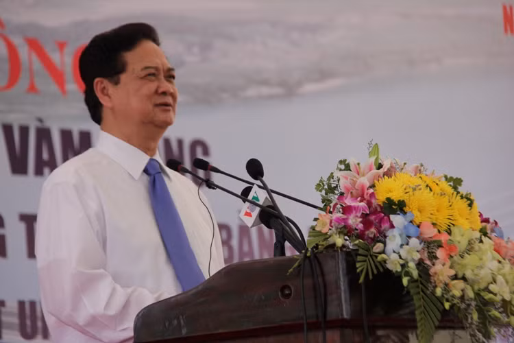 Người đứng đầu Chính phủ cho biết, đây là ngày vui của hàng triệu người dân Đồng bằng sông Cửu Long, là niềm ước mơ bao đời của hơn 21 triệu dân khu vực khi chỉ 4 năm nữa cây cầu Vàm Cống sẽ được hình thành.