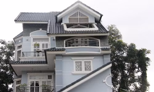 Căn biệt thư của mẹ con chị Phương A. khá khang trang trong KDC Khang Điền, quận 9.