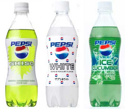 4. Nước uống Pepsi vị độc đáo. Ngay cả những thương hiệu đồ uống lớn như Pepsi khi tới Nhật Bản cũng phải bổ sung những hương vị kỳ quái để phục vụ thị hiếu khách hàng nơi đây. Ngoài hương vị quen thuộc của hãng, đến Nhật, du khách có thể thưởng thức Pepsi vị tía tô, dưa chuột, sữa chua…