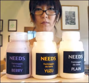 7. Đồ uống pho mát. Sản xuất bởi nhà máy sản xuất pho mát NEEDS ở Hokkaido (Nhật), thức uống pho mát này có 3 hương vị: Berry, Yuzu Citrus và Plain. Nước giải khát pho mát này được sản xuất với phương châm nâng cao nhận thức của pho mát tại Nhật Bản.