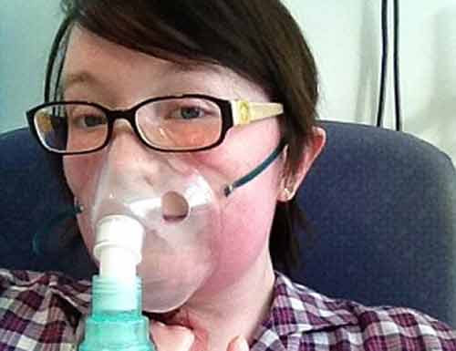 "Tôi phát hiện khối u trên khuôn mặt và nó là khối u ác tính. Các xét nghiệm cho thấy tủy xương của tôi lại mắc bệnh ung thư một lần nữa", cô nhớ lại. Sau đó, Kathryn lại được cấy ghép thứ hai từ tủy xương của một người hiến tặng ở Đức và các bác sĩ cho biết cô chỉ có 20 % cơ hội sống trong ca phẫu thuật.