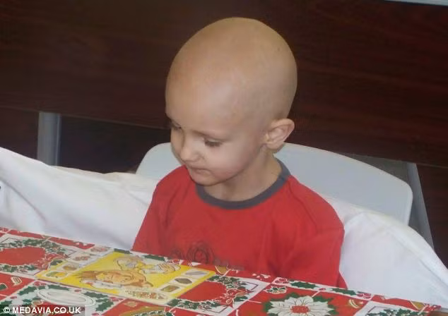 Ryan được các bác sĩ thông báo chỉ còn 2 tháng để sống khi cậu bé lần đầu tiên được chẩn đoán vào năm 2009. Bác sĩ cho rằng cậu bé chỉ có 5 % cơ hội hồi phục hoàn toàn.