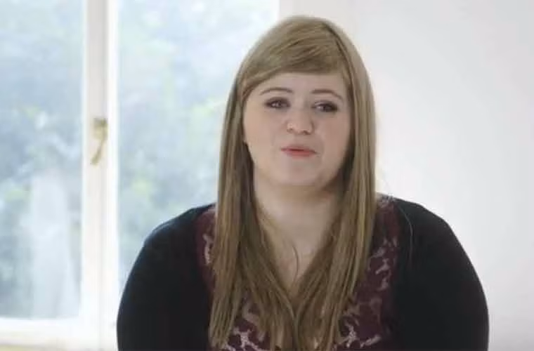 Sau 5 lần bị từ chối như vậy, bác sĩ gia đình cuối cùng cũng thừa nhận Amy có thể mang một khối u nang và điều này đã được xác nhận qua máy quét. Vì cho rằng các triệu chứng của cô không nghiêm trọng, Amy đã được đánh dấu là trường hợp không khẩn cấp và phải chờ 8 tháng sau để phẫu thuật.