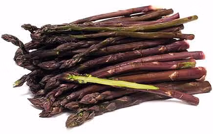 Măng tây tím giúp chống lại nhiều bệnh tật như ung thư, vấn đề về tim.