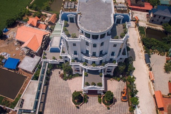 Cặp biệt thự hàng chục triệu đô và thú chơi sang của đại gia Phát “Dầu” ảnh 1