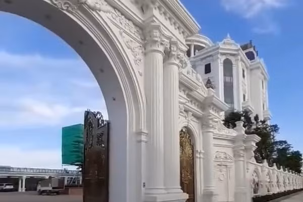 Cặp biệt thự hàng chục triệu đô và thú chơi sang của đại gia Phát “Dầu” ảnh 11