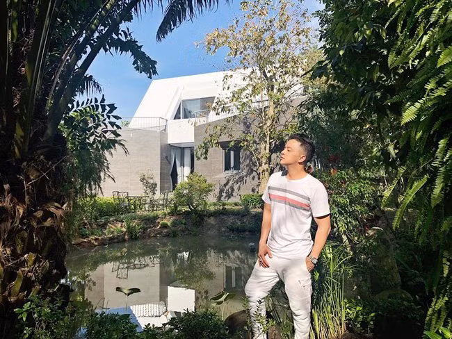 Nha vuon rong 600m2 cua Cao Thai Son o Long An, ai cung chet me vi dieu nay