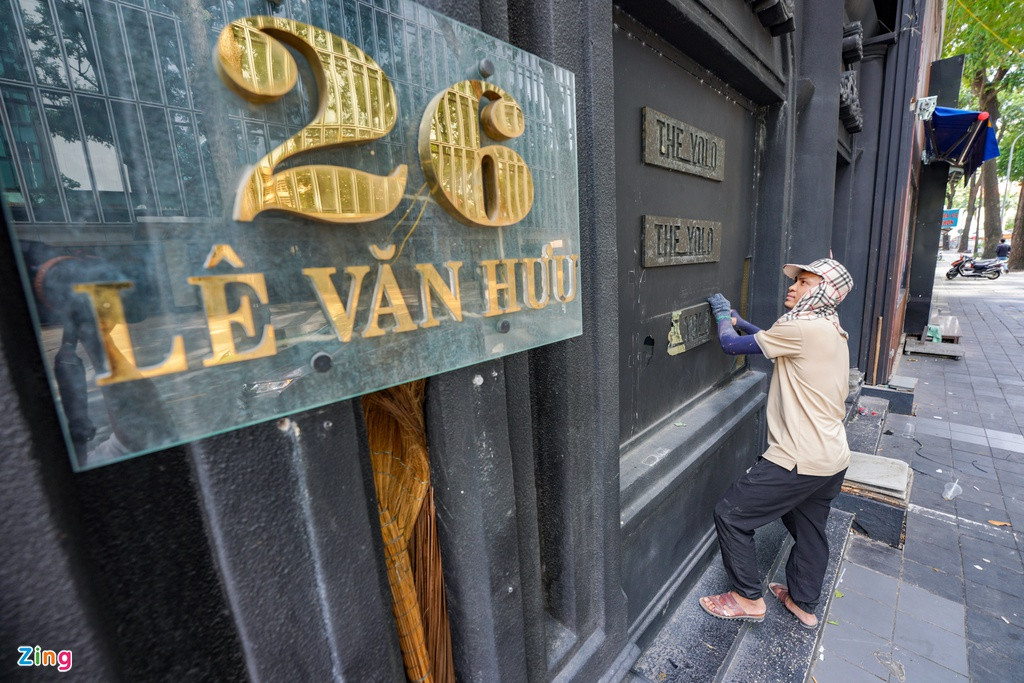 Tuy nhiên, đến nay các hoạt động kinh doanh tại đây đều đã ngừng hẳn. Khách thuê cũ đang bắt đầu tháo dỡ biển hiệu, trả lại mặt bằng.