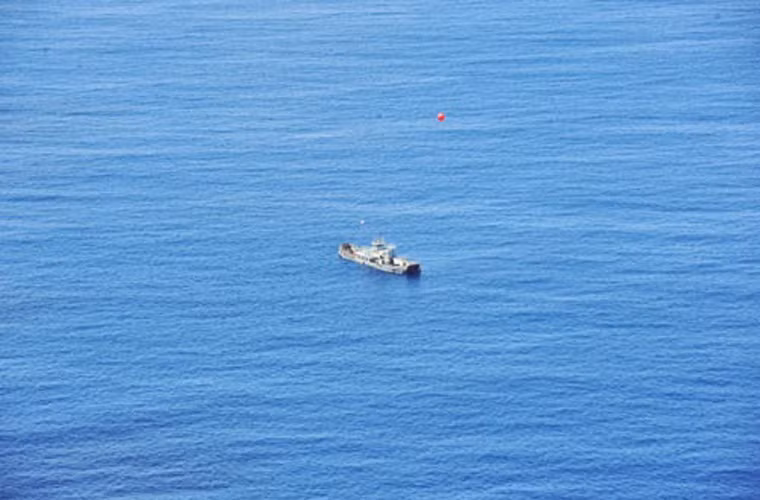 Mục tiêu bắn là tàu chiến cũ của Hải quân Hoàng gia Malaysia.