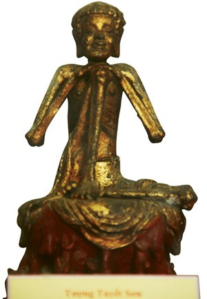 Qua cuộc triển lãm này, công chúng còn được biết một địa chỉ đang lưu giữ nhiều cổ vật Phật giáo có tính hệ thống là chùa Phổ Đà tại đường Phan Chu Trinh, Đà Nẵng. Đây là nơi tu hành của thượng tọa Thích Từ Nghiêm, ông đồng thời là một nhà sưu tầm các cổ vật Phật giáo có tiếng ở miền Trung với khoảng 200 pho tượng Phật và các đồ thờ cúng có niên đại nhiều trăm năm. Và một phần lớn số hiện vật trưng bày tại triển lãm lần này là từ bộ sưu tập của Thượng tọa Thích Từ Nghiêm.