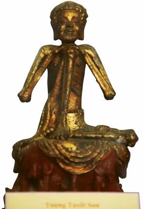 Qua cuộc triển lãm này, công chúng còn được biết một địa chỉ đang lưu giữ nhiều cổ vật Phật giáo có tính hệ thống là chùa Phổ Đà tại đường Phan Chu Trinh, Đà Nẵng. Đây là nơi tu hành của thượng tọa Thích Từ Nghiêm, ông đồng thời là một nhà sưu tầm các cổ vật Phật giáo có tiếng ở miền Trung với khoảng 200 pho tượng Phật và các đồ thờ cúng có niên đại nhiều trăm năm. Và một phần lớn số hiện vật trưng bày tại triển lãm lần này là từ bộ sưu tập của Thượng tọa Thích Từ Nghiêm.