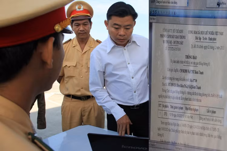 Chỉ trong buổi sáng 2/12, PC67 đã phát hiện hàng trăm trường hợp từng vi phạm nhưng không thực hiện quyết định xử phạt. Theo thượng tá Trần Thanh Trà, 10 ngày đầu chỉ nhắc nhở các lái xe thực hiện việc đóng phạt. Đến ngày 12/12 sẽ chính thức lập biên bản cưỡng chế xử lý theo đúng quy định phương tiện vi phạm.